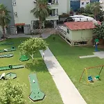 فندق Park 2*