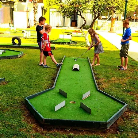 Park Hotel 2*